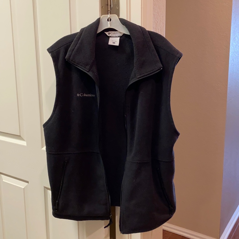 Men’s Columbia fleece vest lightweight. Good shape